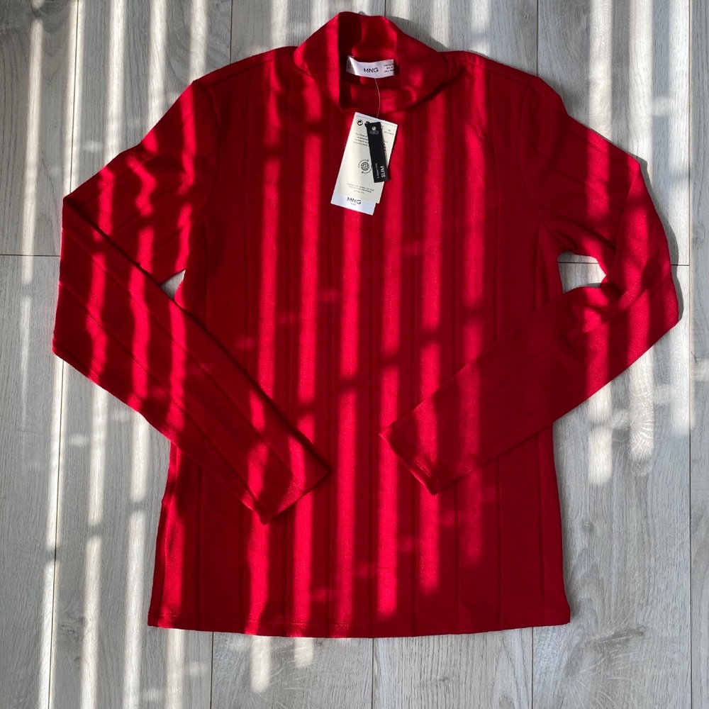 Long Sleeve Red Ribbed Knit Top - Picture 6 of 11